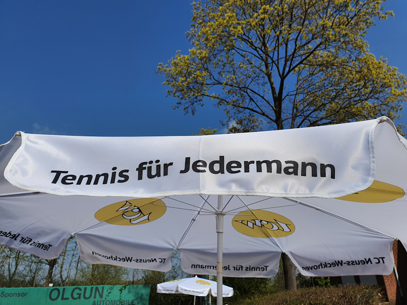 Neue Sonnenschirme im TCW Neue Sonnenschirme im TCW