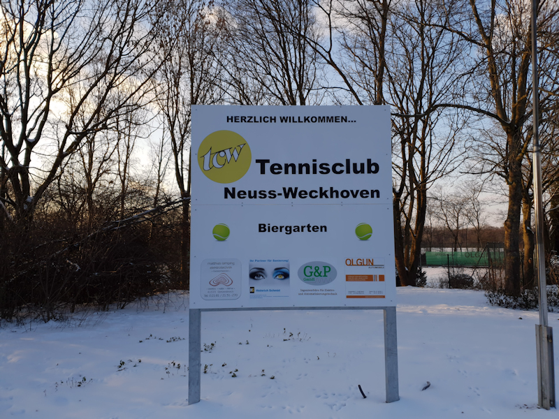 Vereinsschild am Eingang zum TCW an der Weckhovener Str. 25 Vereinsschild am Eingang zum TCW an der Weckhovener Str. 25