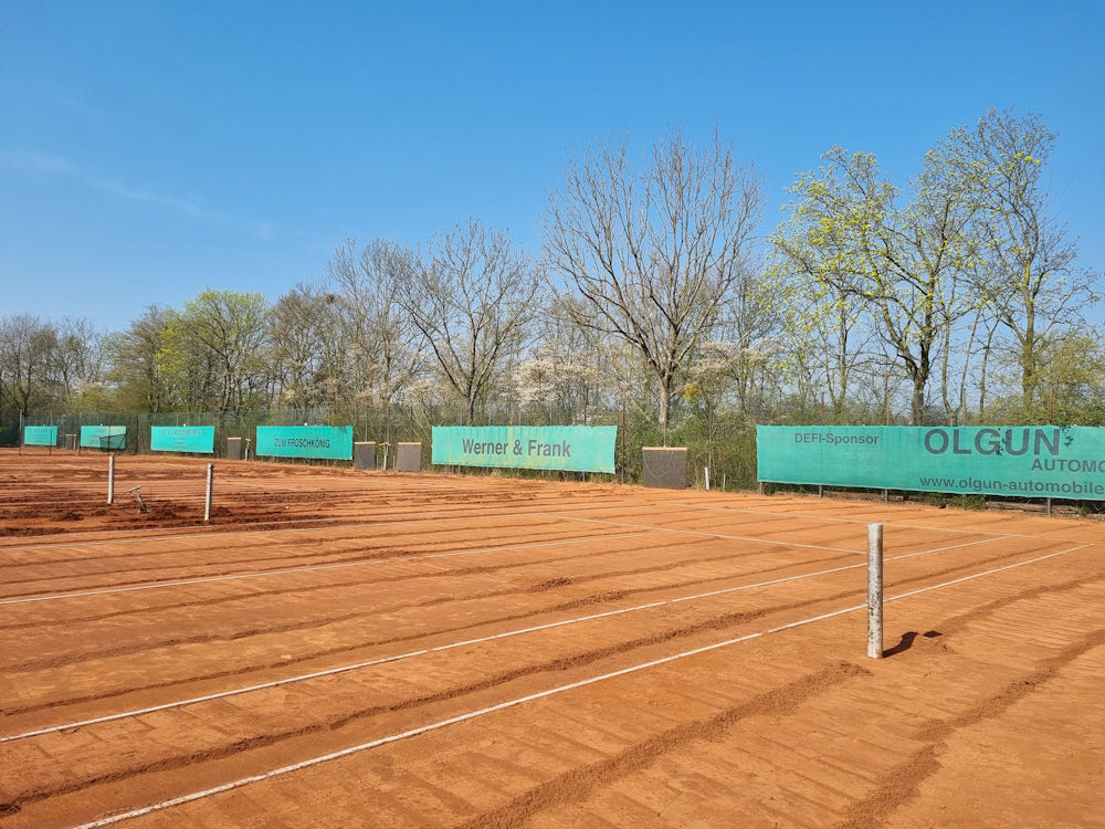 Aufbereitung der Plätze 1 bis 6 im TCW Aufbereitung der Plätze 1 bis 6 im TCW